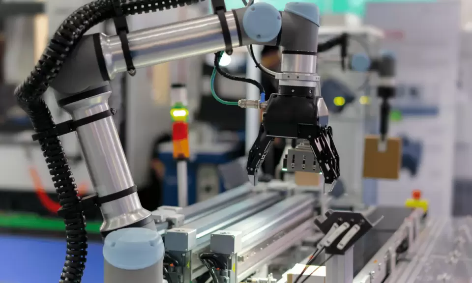 Memanfaatkan Sistem Andon Nirkabel untuk Membantu Pabrik Menjaga Efisiensi Produksi